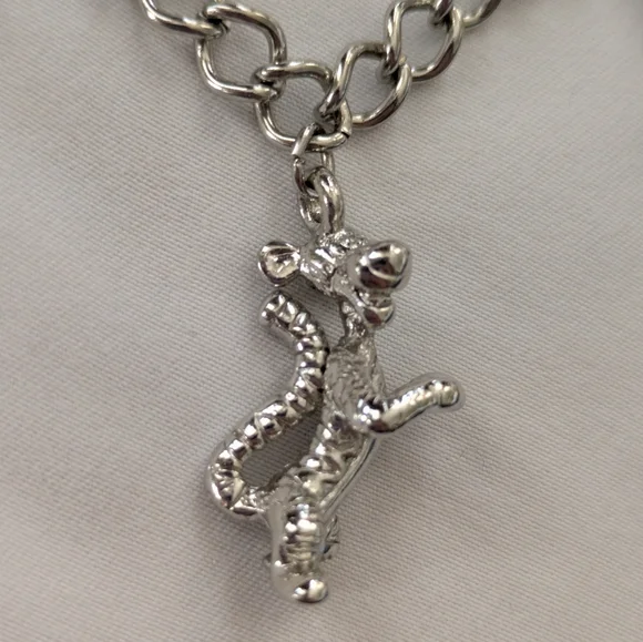 DISNEY Winnie The Pooh & Friends Silver Tone Charm Bracelet 7.25" - Picture 12 of 15